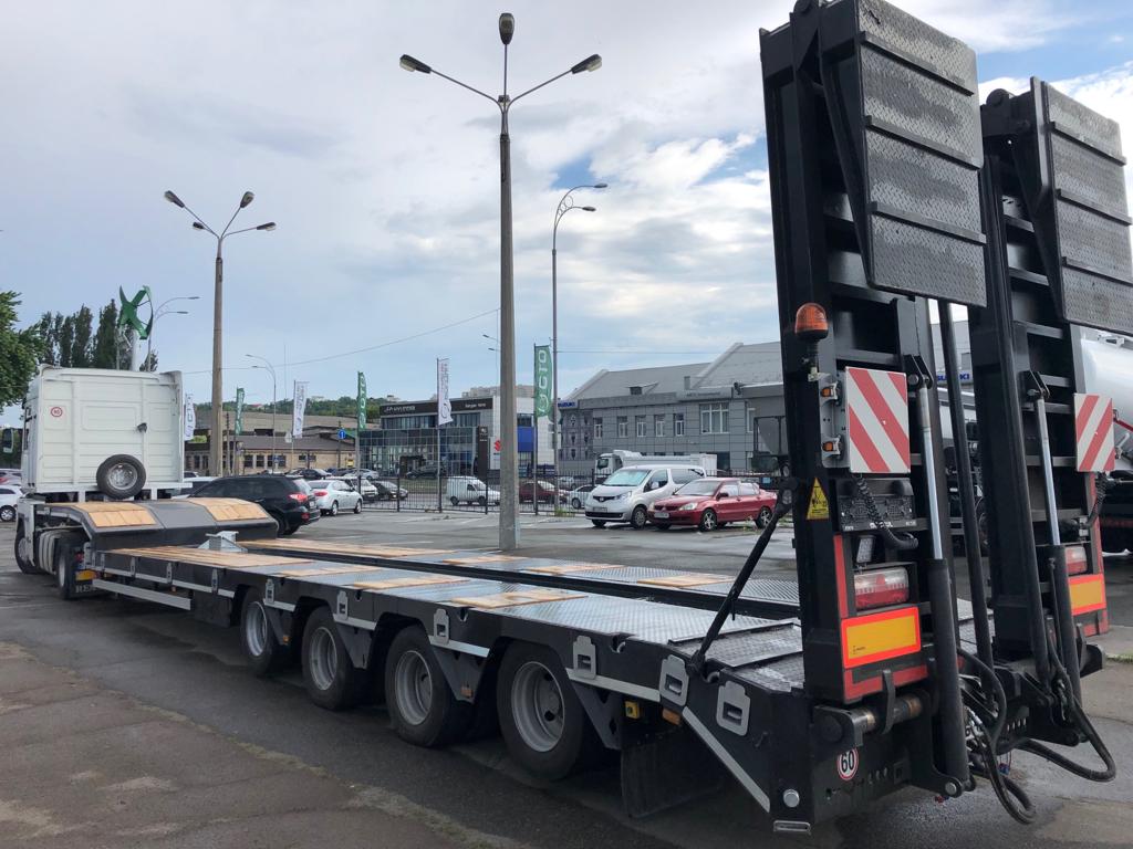 Кому подойдет такой тип техники, как контейнеровоз полуприцеп?